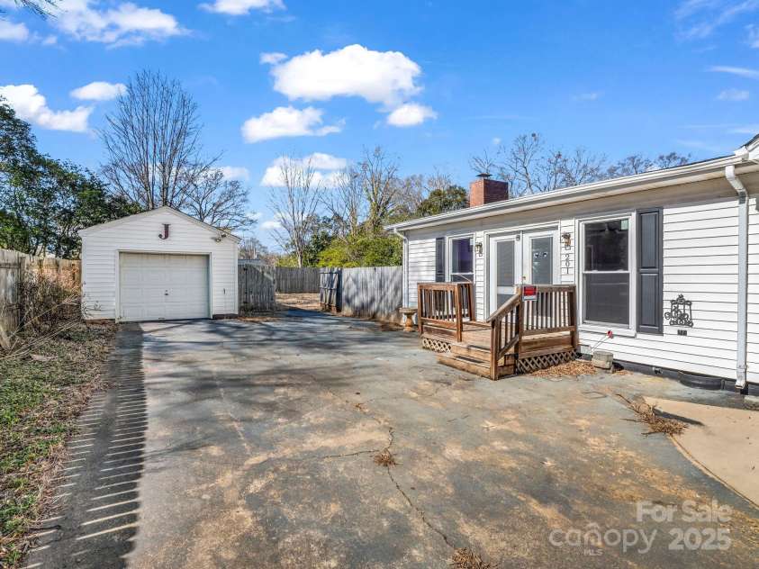 201 Ware Street, Shelby, NC 28150.  MLS# CAR4220372, YatesRealty ID 9637. 