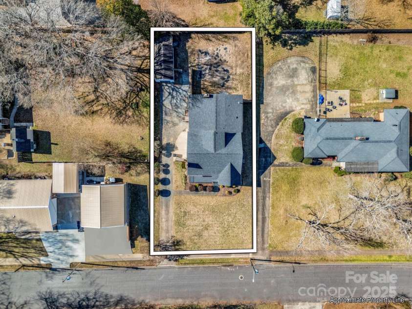 201 Ware Street, Shelby, NC 28150.  MLS# CAR4220372, YatesRealty ID 9637. 