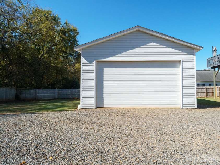 3673 Farm Lake Drive, Concord, NC 28027.  MLS# CAR4312782, YatesRealty ID 9637. 