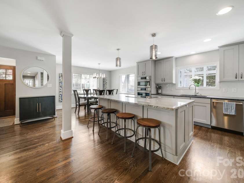 1325 Morningside Drive, Charlotte, NC 28205.  MLS# CAR4361481, YatesRealty ID 9638. 