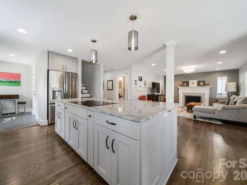1325 Morningside Drive, Charlotte, NC 28205.  MLS# CAR4361481, YatesRealty ID 9638. 