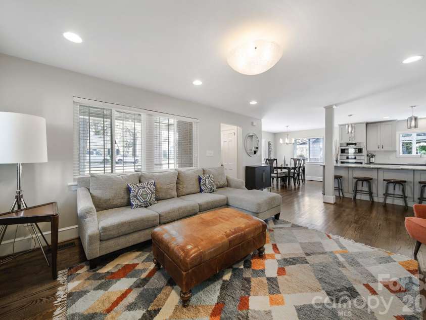 1325 Morningside Drive, Charlotte, NC 28205.  MLS# CAR4361481, YatesRealty ID 9638. 
