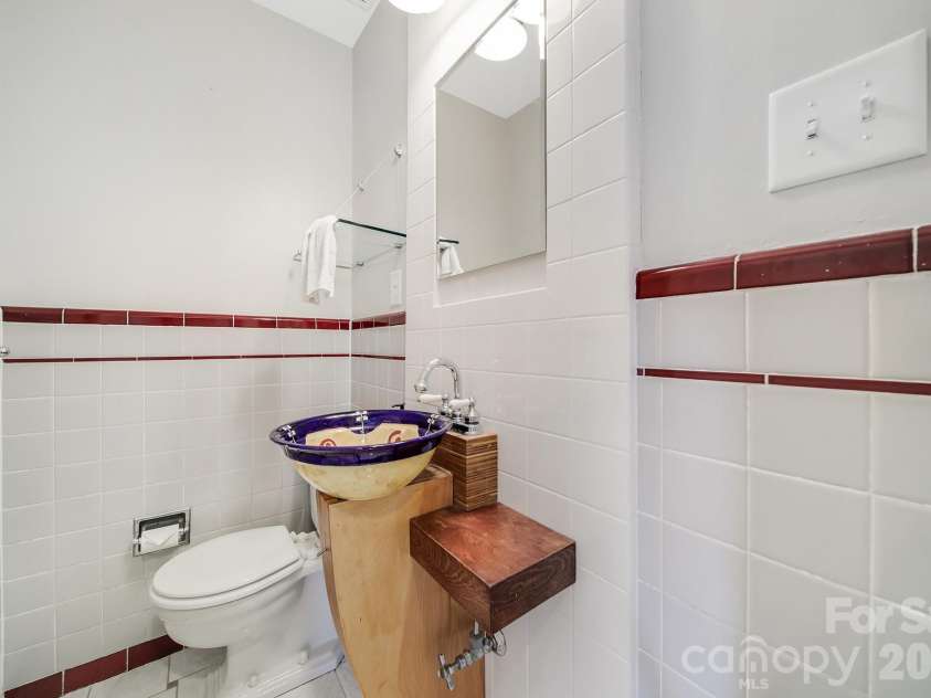 1325 Morningside Drive, Charlotte, NC 28205.  MLS# CAR4361481, YatesRealty ID 9638. 