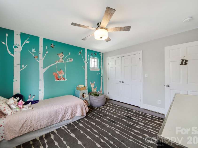 1325 Morningside Drive, Charlotte, NC 28205.  MLS# CAR4361481, YatesRealty ID 9638. 