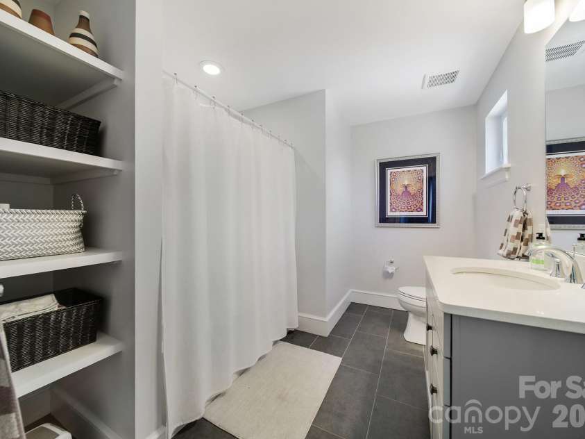 1325 Morningside Drive, Charlotte, NC 28205.  MLS# CAR4361481, YatesRealty ID 9638. 