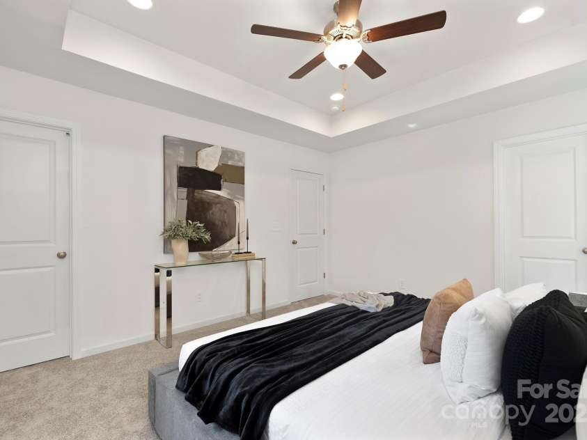 3354 Sugar Creek Road, Charlotte, NC 28269.  MLS# CAR4244751, YatesRealty ID 9638. Representation