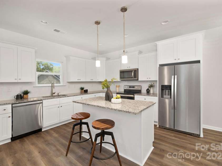 3354 Sugar Creek Road, Charlotte, NC 28269.  MLS# CAR4244751, YatesRealty ID 9638. Representation