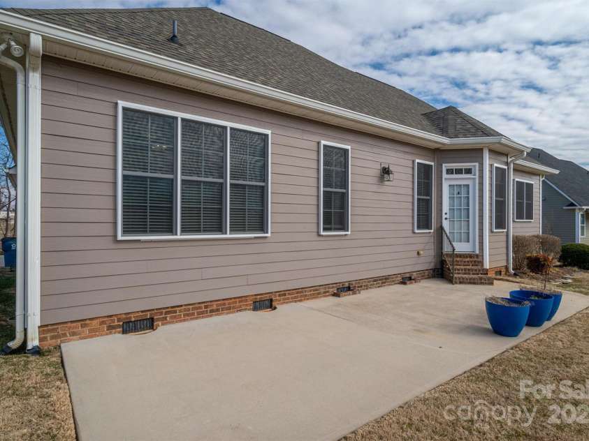 138 Augusta Lane, Shelby, NC 28150.  MLS# CAR4216532, YatesRealty ID 9639. 