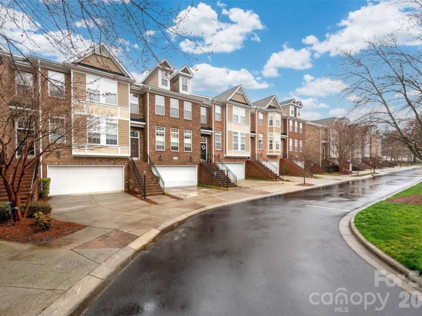 3321 Luke Crossing Drive, Charlotte, NC 28226.  MLS# CAR4334675, YatesRealty ID 9639. 
