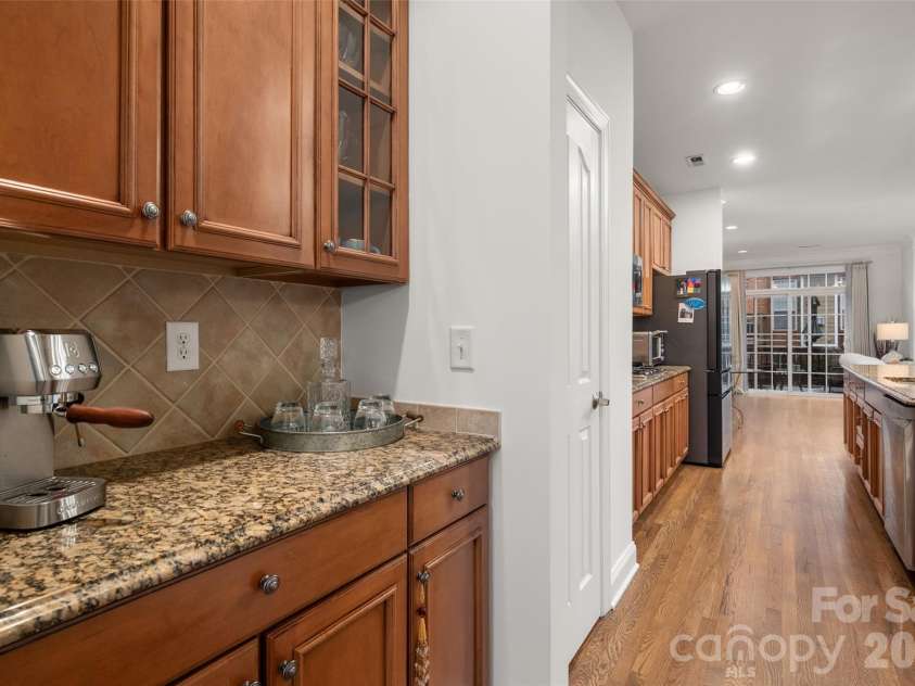 3321 Luke Crossing Drive, Charlotte, NC 28226.  MLS# CAR4334675, YatesRealty ID 9639. 
