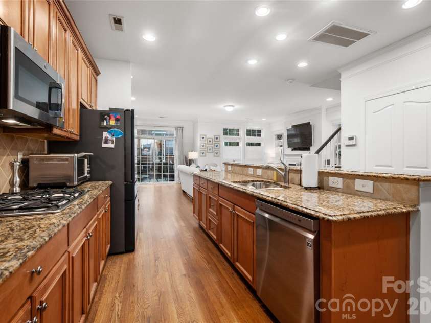 3321 Luke Crossing Drive, Charlotte, NC 28226.  MLS# CAR4334675, YatesRealty ID 9639. 