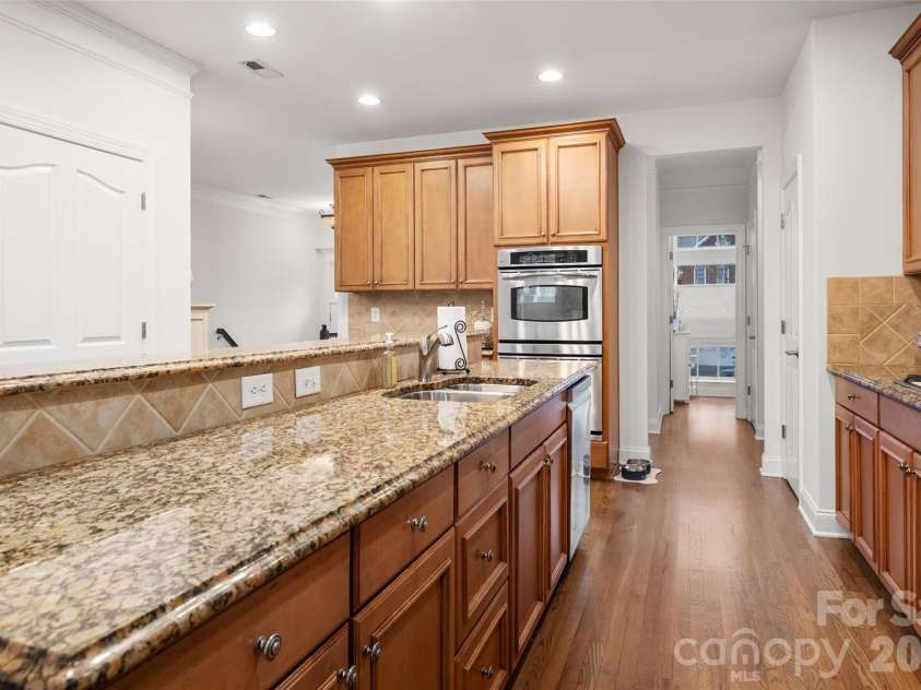 3321 Luke Crossing Drive, Charlotte, NC 28226.  MLS# CAR4334675, YatesRealty ID 9639. 