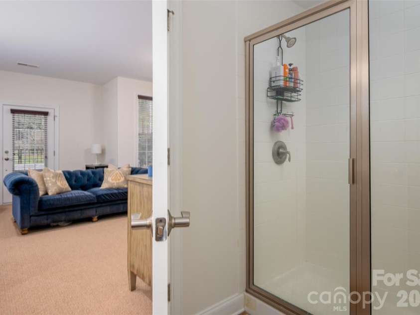 3321 Luke Crossing Drive, Charlotte, NC 28226.  MLS# CAR4334675, YatesRealty ID 9639. 