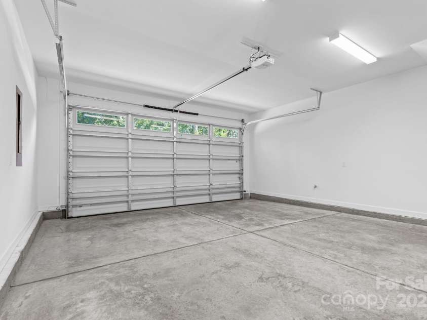 3948 Hager Drive, Charlotte, NC 28208.  MLS# CAR4315761, YatesRealty ID 964. 