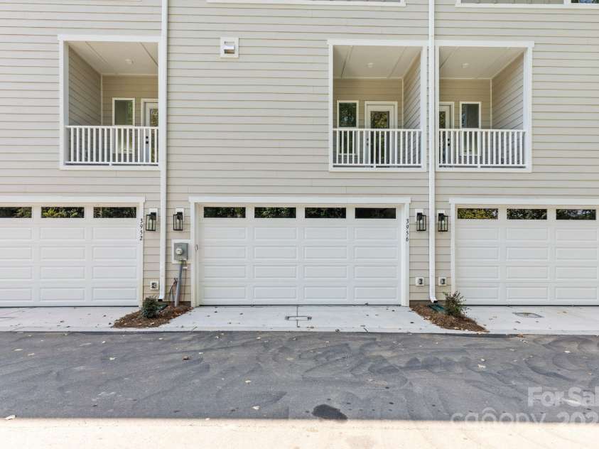 3948 Hager Drive, Charlotte, NC 28208.  MLS# CAR4315761, YatesRealty ID 964. 