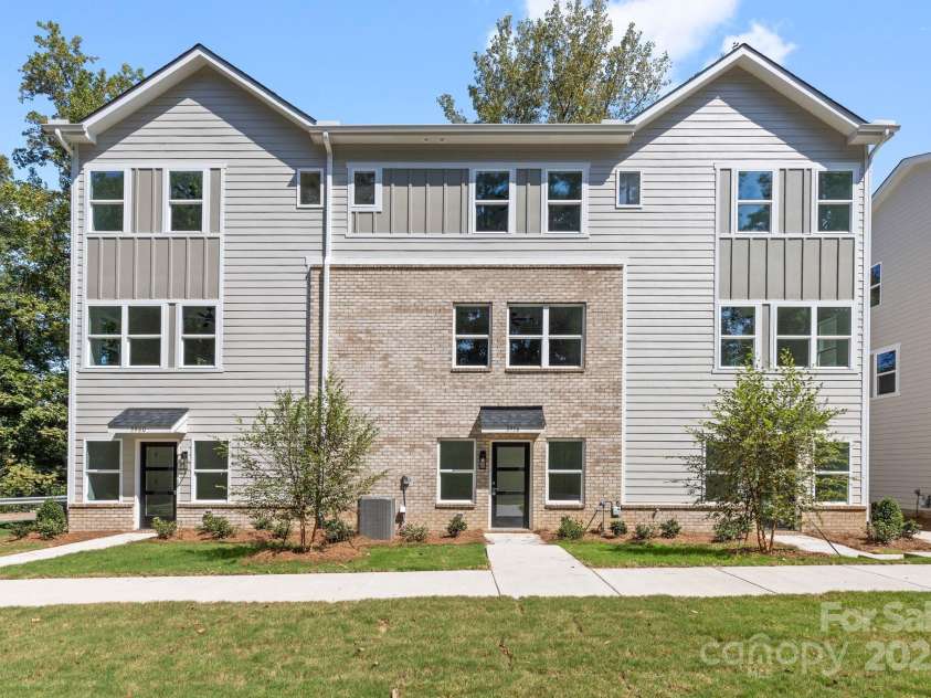 3948 Hager Drive, Charlotte, NC 28208.  MLS# CAR4315761, YatesRealty ID 964. 