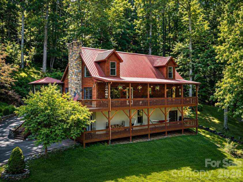 420 Chimney Rock Drive, Weaverville, NC 28787.  MLS# CAR4362209, YatesRealty ID 9640. 