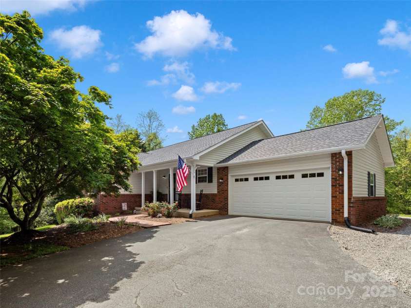 47 Chastain Hill Road, Mills River, NC 28759.  MLS# CAR4251084, YatesRealty ID 9640. 