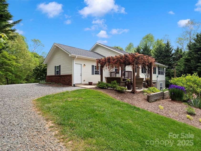 47 Chastain Hill Road, Mills River, NC 28759.  MLS# CAR4251084, YatesRealty ID 9640. 