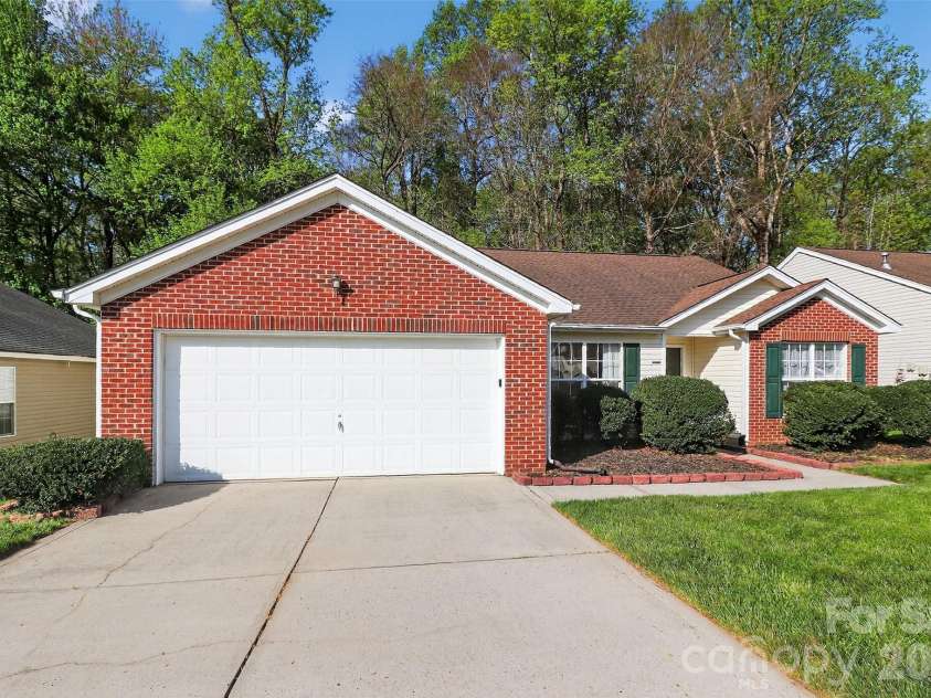 10641 Gold Pan Road, Charlotte, NC 28215.  MLS# CAR4347284, YatesRealty ID 9641. 