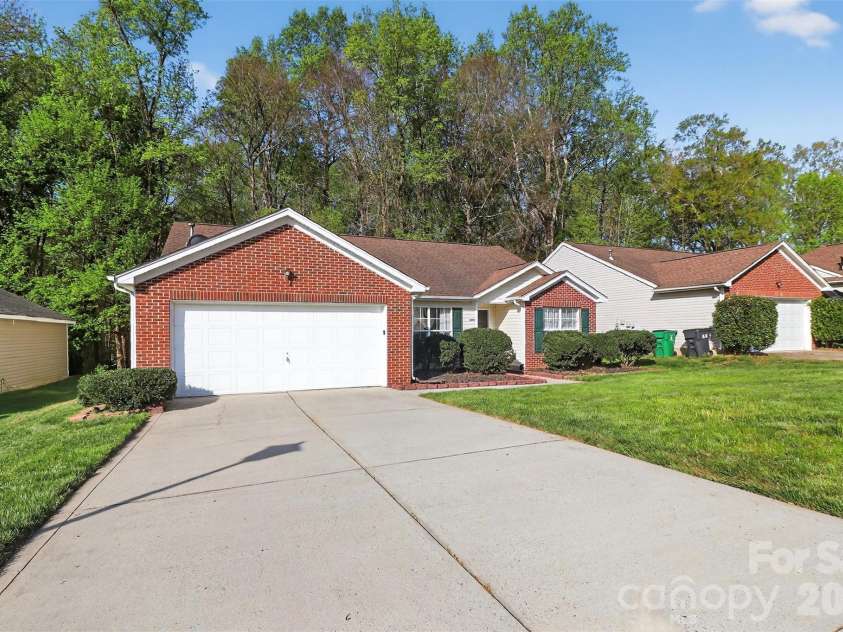 10641 Gold Pan Road, Charlotte, NC 28215.  MLS# CAR4347284, YatesRealty ID 9641. 