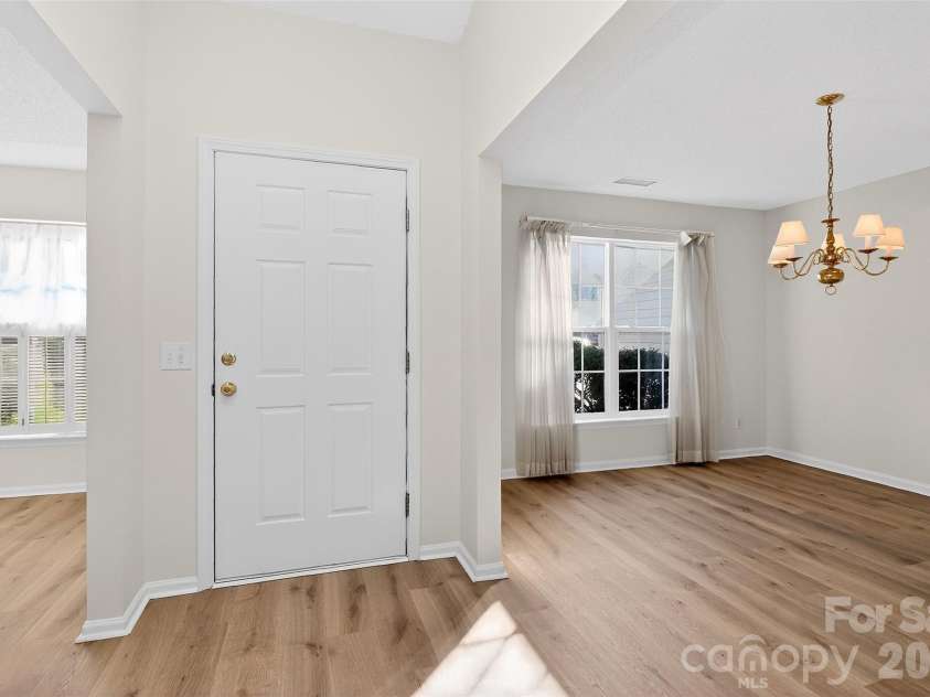 10641 Gold Pan Road, Charlotte, NC 28215.  MLS# CAR4347284, YatesRealty ID 9641. 
