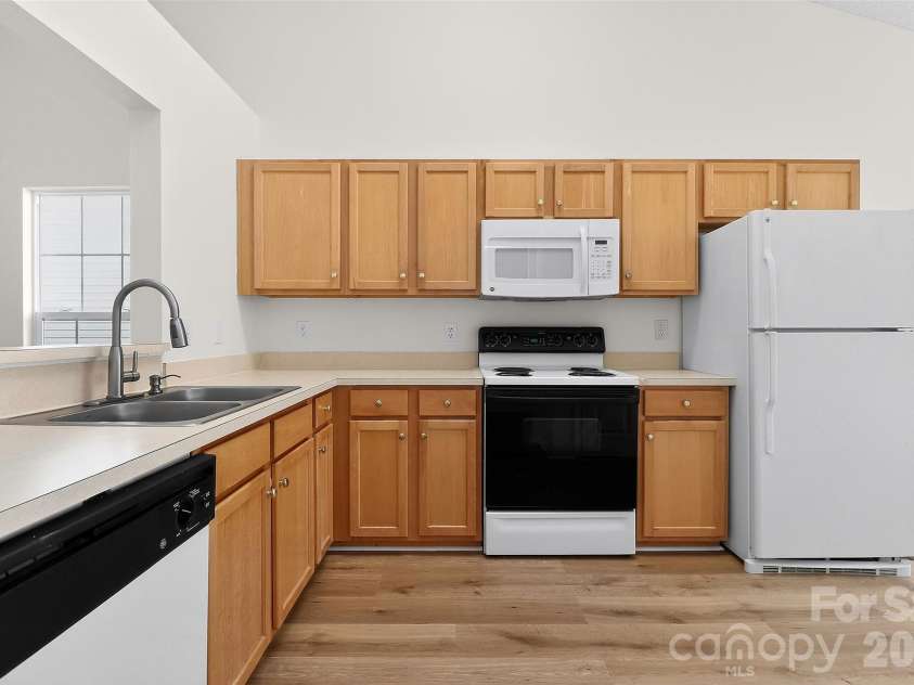 10641 Gold Pan Road, Charlotte, NC 28215.  MLS# CAR4347284, YatesRealty ID 9641. 