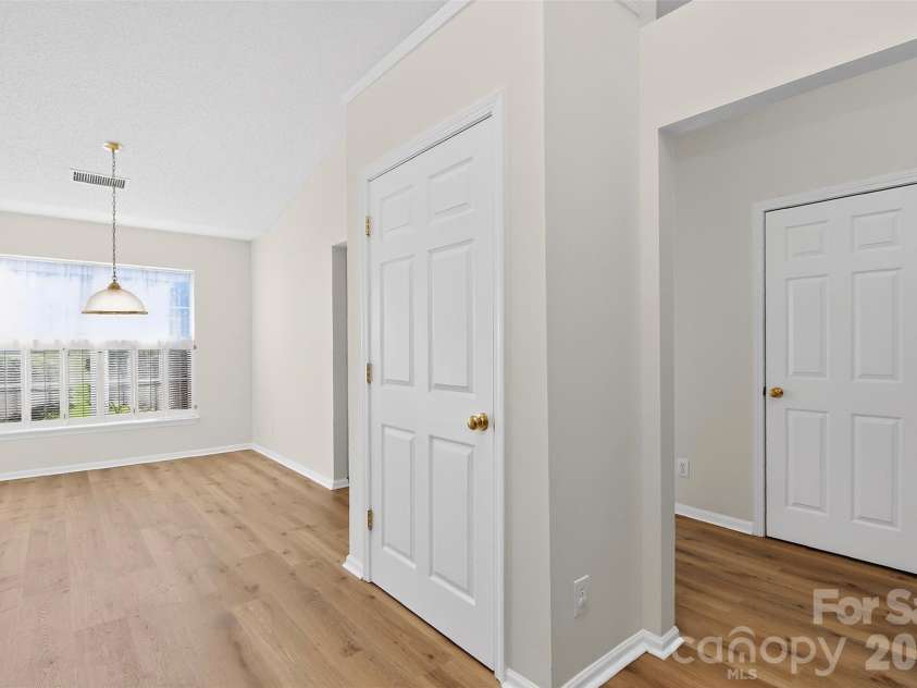 10641 Gold Pan Road, Charlotte, NC 28215.  MLS# CAR4347284, YatesRealty ID 9641. 