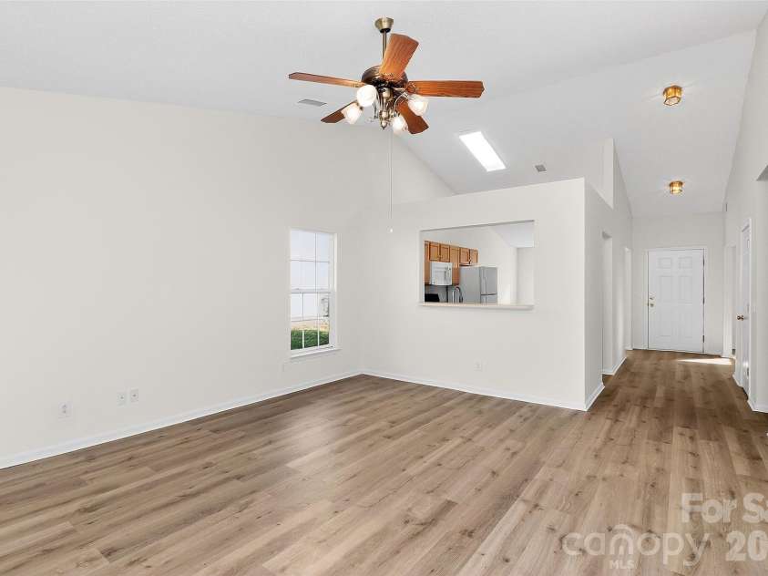 10641 Gold Pan Road, Charlotte, NC 28215.  MLS# CAR4347284, YatesRealty ID 9641. 