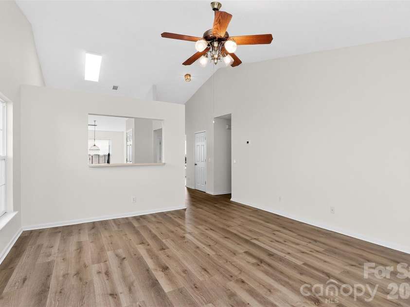 10641 Gold Pan Road, Charlotte, NC 28215.  MLS# CAR4347284, YatesRealty ID 9641. 