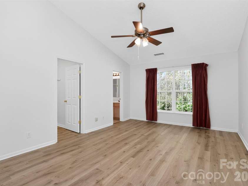 10641 Gold Pan Road, Charlotte, NC 28215.  MLS# CAR4347284, YatesRealty ID 9641. 