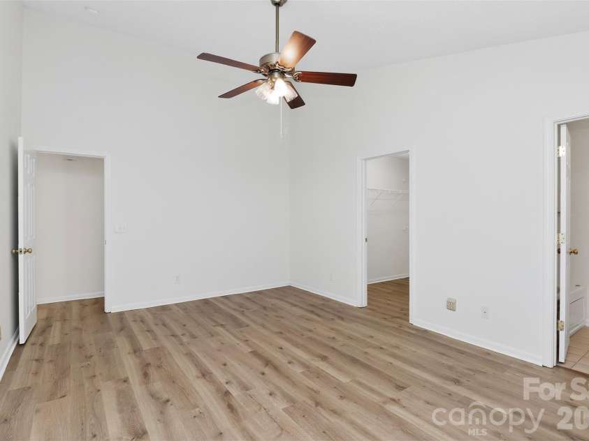 10641 Gold Pan Road, Charlotte, NC 28215.  MLS# CAR4347284, YatesRealty ID 9641. 