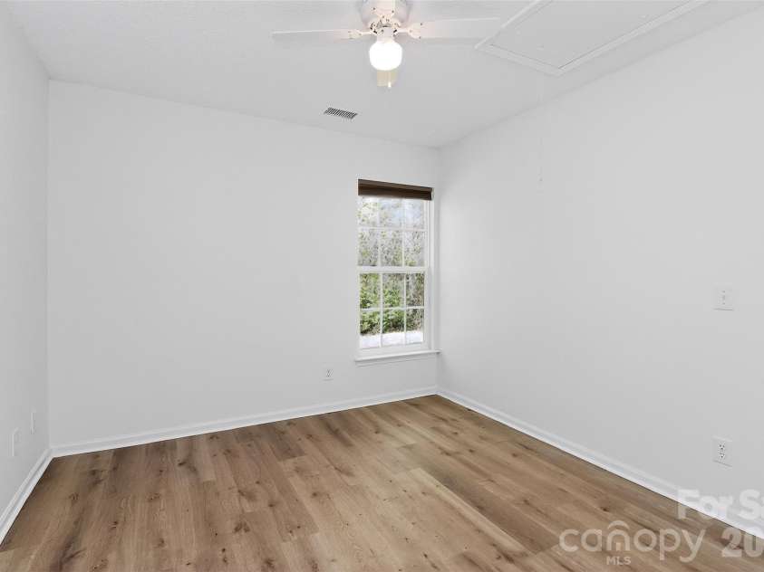 10641 Gold Pan Road, Charlotte, NC 28215.  MLS# CAR4347284, YatesRealty ID 9641. 