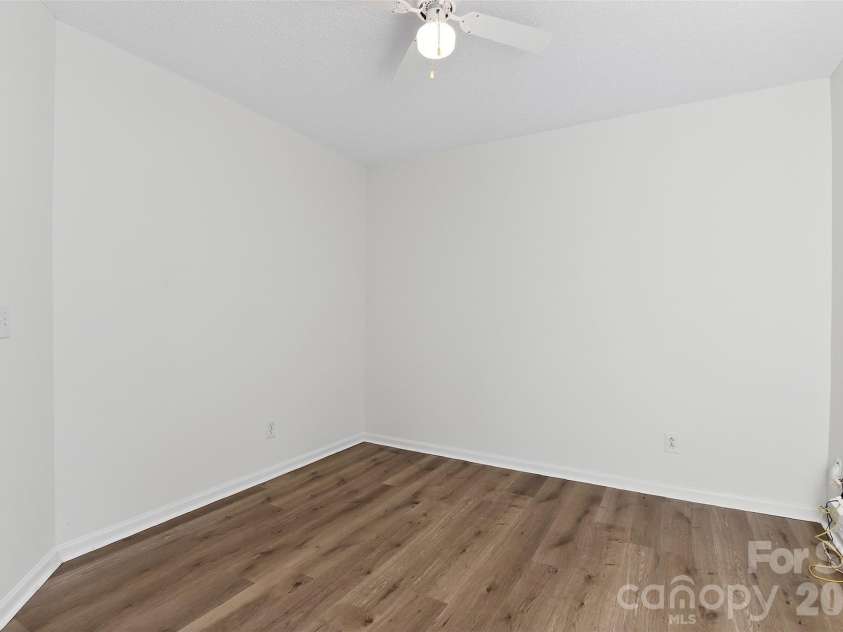 10641 Gold Pan Road, Charlotte, NC 28215.  MLS# CAR4347284, YatesRealty ID 9641. 