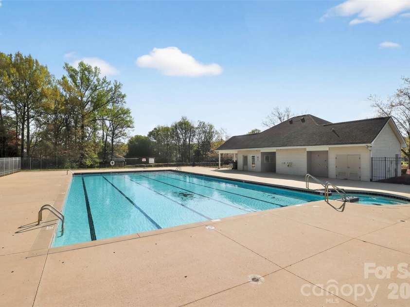 10641 Gold Pan Road, Charlotte, NC 28215.  MLS# CAR4347284, YatesRealty ID 9641. Community pool 