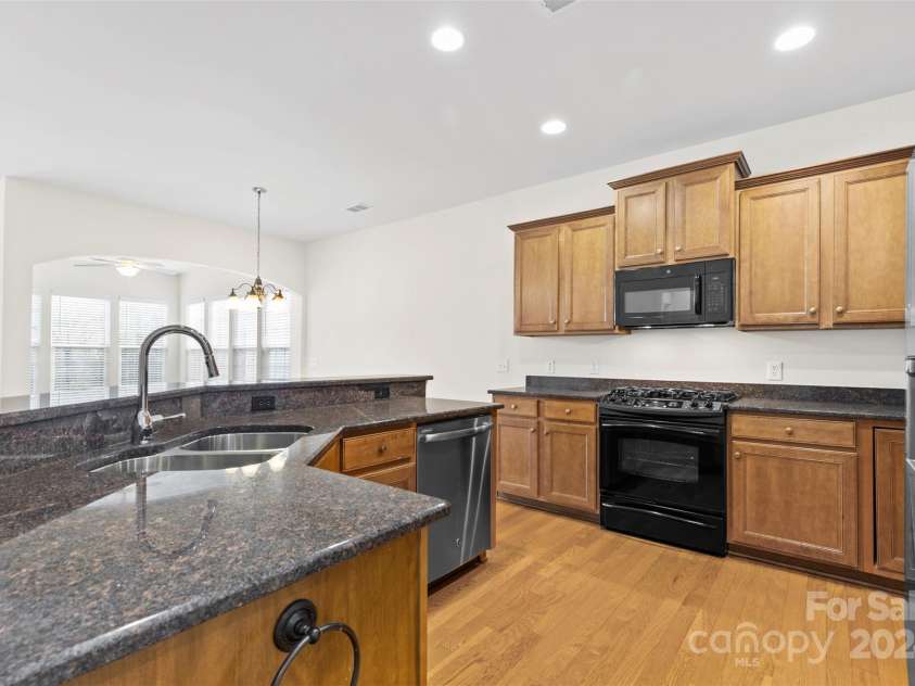15331 Legend Oaks Court, Fort Mill, SC 29707.  MLS# CAR4205568, YatesRealty ID 9641. 