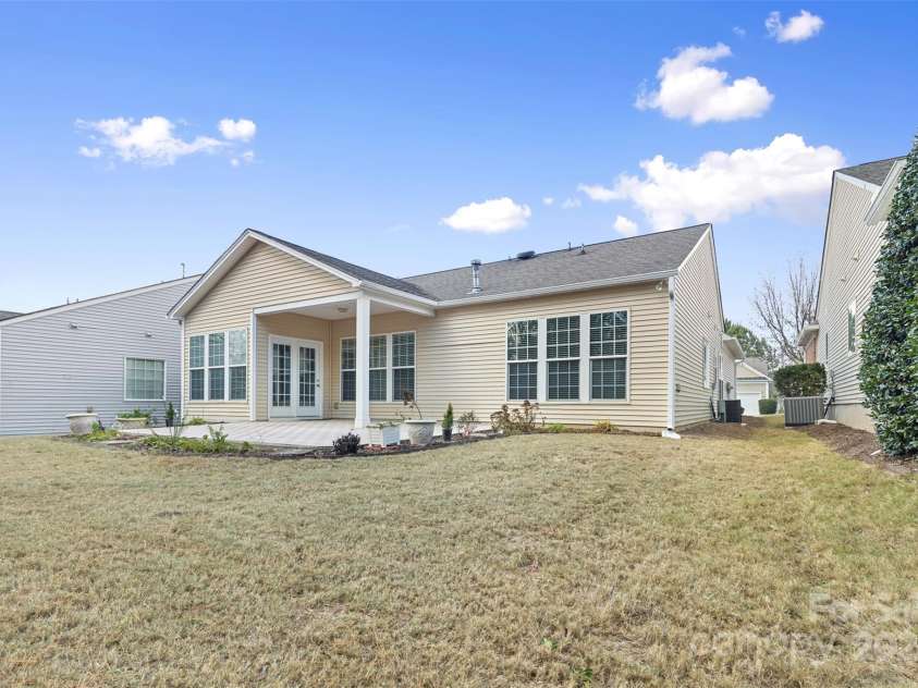 15331 Legend Oaks Court, Fort Mill, SC 29707.  MLS# CAR4205568, YatesRealty ID 9641. 