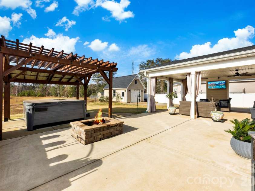 164 Reese Wilson Road, Belmont, NC 28012.  MLS# CAR4358755, YatesRealty ID 9642. 