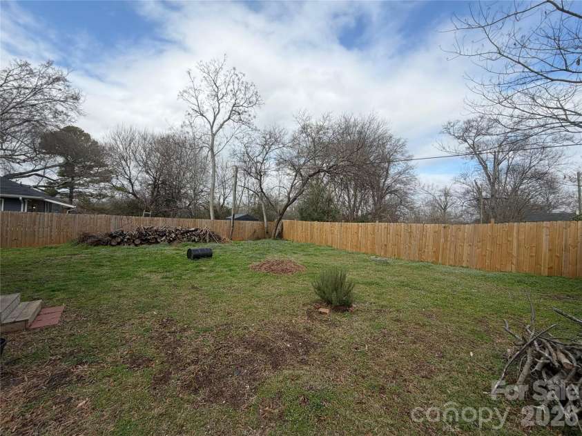 561 2nd Street, Chester, SC 29706.  MLS# CAR4353888, YatesRealty ID 9643. 