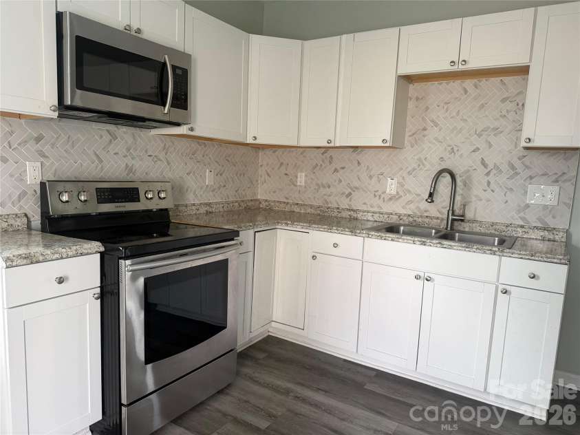 561 2nd Street, Chester, SC 29706.  MLS# CAR4353888, YatesRealty ID 9643. 