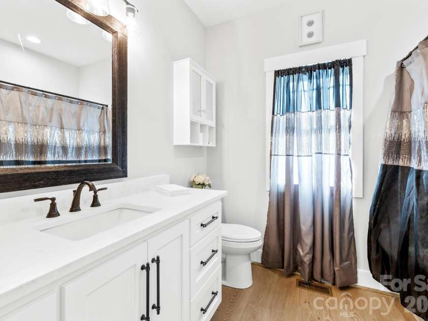 2983 Tavistock Lane, Lincolnton, NC 28092.  MLS# CAR4353084, YatesRealty ID 9644. 2nd Bath on Main