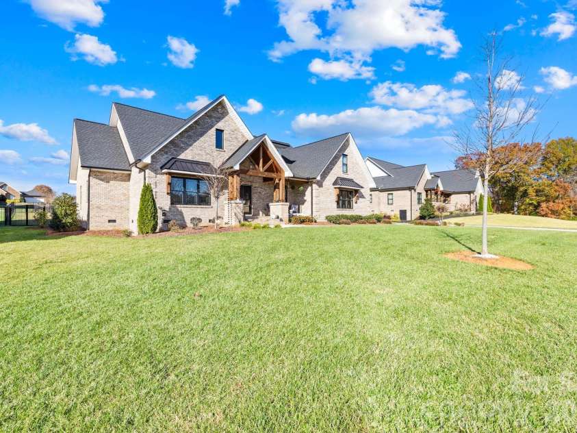 2983 Tavistock Lane, Lincolnton, NC 28092.  MLS# CAR4353084, YatesRealty ID 9644. 