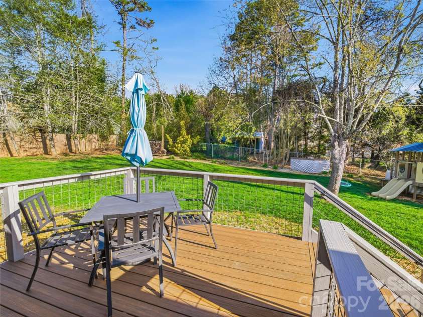 107 Edgewood Court, Arden, NC 28704.  MLS# CAR4365051, YatesRealty ID 9645. Expansive backyard