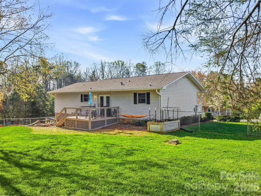 107 Edgewood Court, Arden, NC 28704.  MLS# CAR4365051, YatesRealty ID 9645. Private and unrestricted
