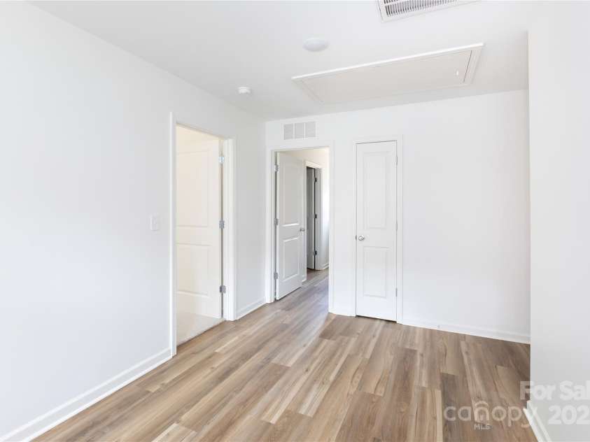 6223 Rockwell Boulevard, Charlotte, NC 28269.  MLS# CAR4247451, YatesRealty ID 9646. 