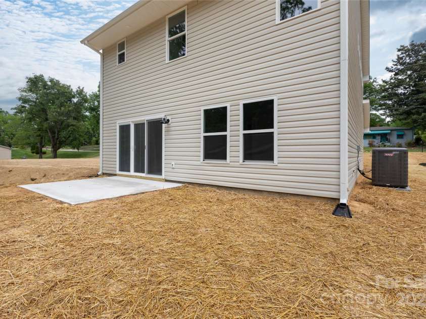 6223 Rockwell Boulevard, Charlotte, NC 28269.  MLS# CAR4247451, YatesRealty ID 9646. 