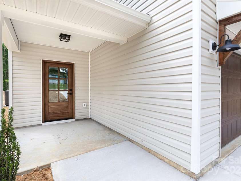 6223 Rockwell Boulevard, Charlotte, NC 28269.  MLS# CAR4247451, YatesRealty ID 9646. 