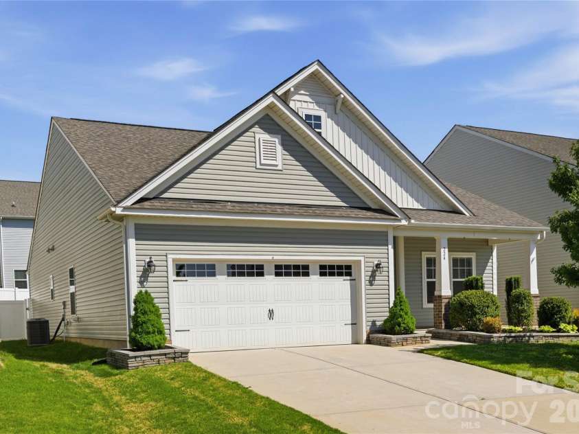 224 Fesperman Circle, Troutman, NC 28166.  MLS# CAR4373593, YatesRealty ID 965. 