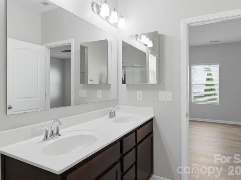 224 Fesperman Circle, Troutman, NC 28166.  MLS# CAR4373593, YatesRealty ID 965. Primary Bathroom
