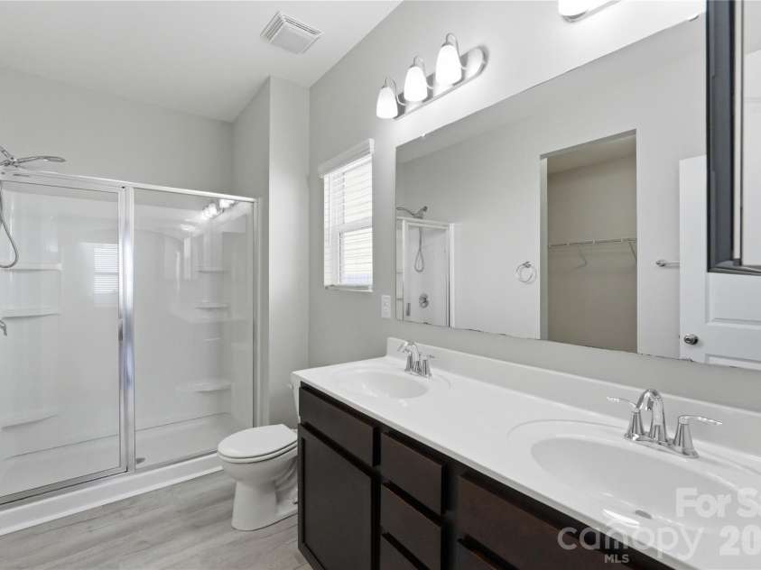 224 Fesperman Circle, Troutman, NC 28166.  MLS# CAR4373593, YatesRealty ID 965. Primary Bathroom